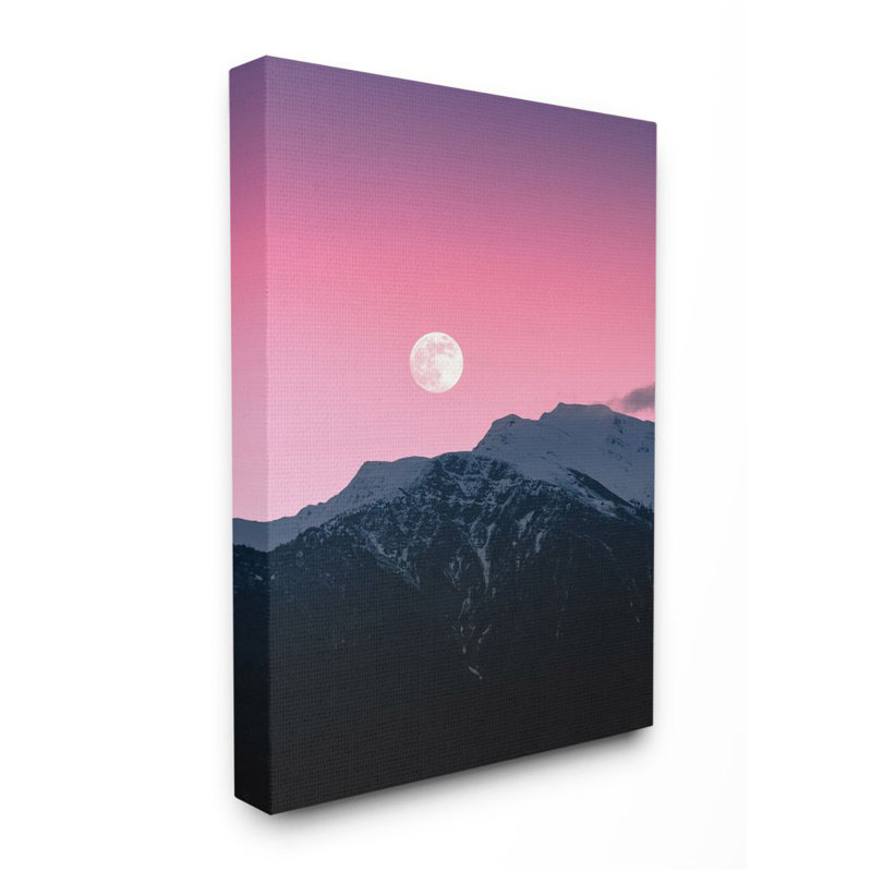 La lune se lève sur les montagnes avec un ciel rose - reproduction de photo, Toile tendue, H 48 po x l 36 po x 1,5 po