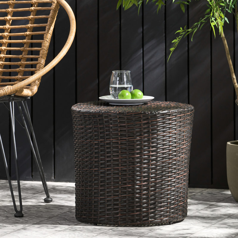 Table d'appoint robuste avec structure en fer - Résistez aux défis de l'extérieur et compacte pour maximiser votre espace