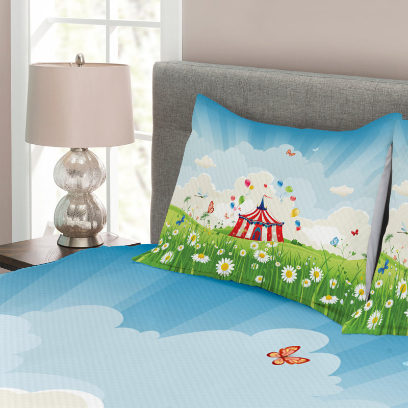 Circus Bedspread Set with Shams, 220 x 264 cm