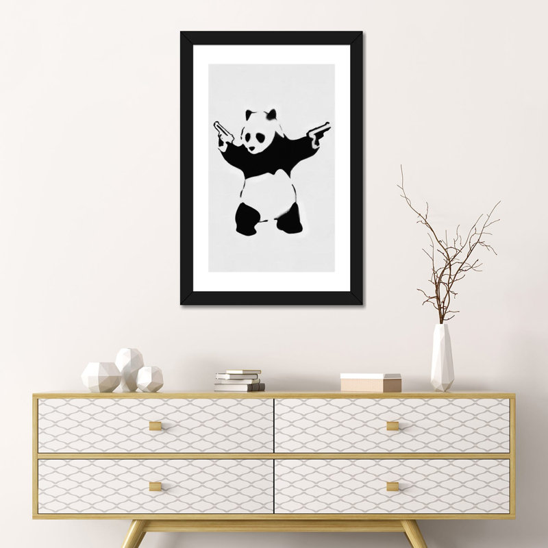 Panda avec des fusils - impression, Papier encadré noir, Blanc, 24'' H x 16'' W x 1'' D