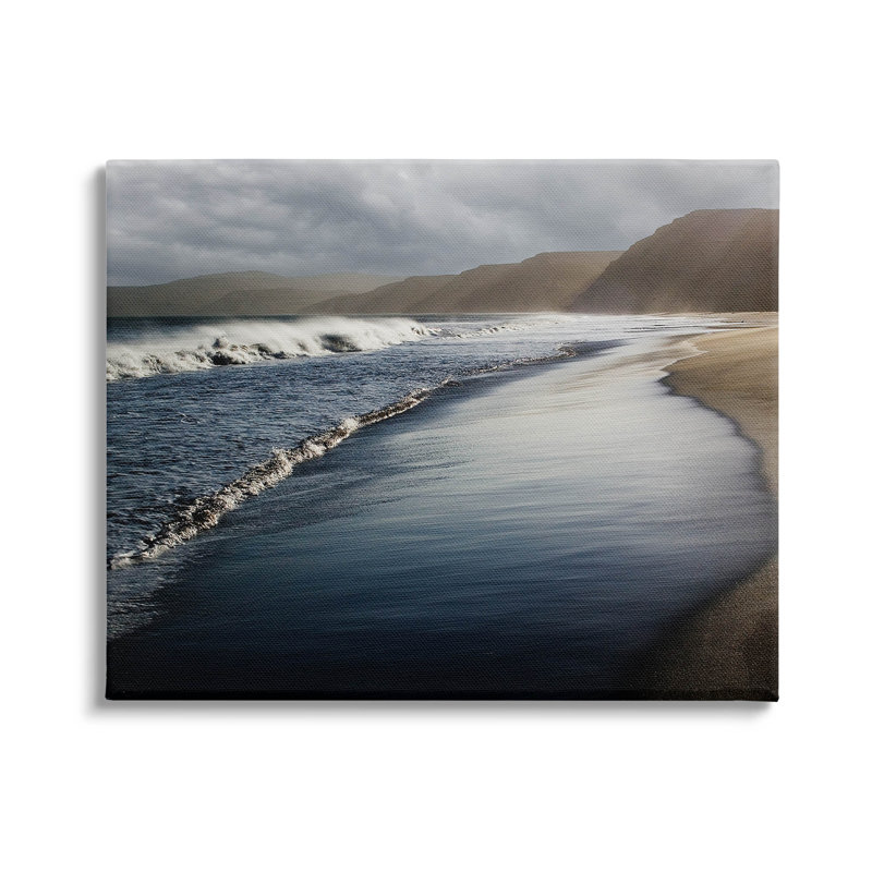 «Beach Foam Rolling Waves», estampe numérique par David Lorenz, H 30 po x l 40 po x P 1,5 po, Toile tendue