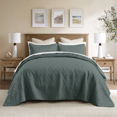 Quebec Reversible Bedspread Set