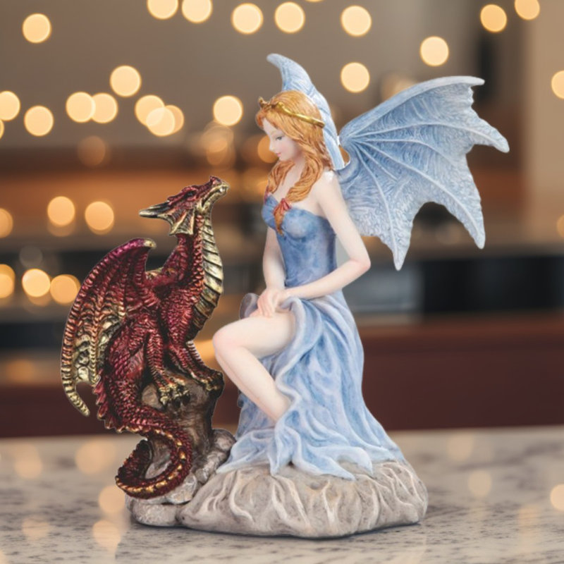 Figurine H 7 "fée avec dragon