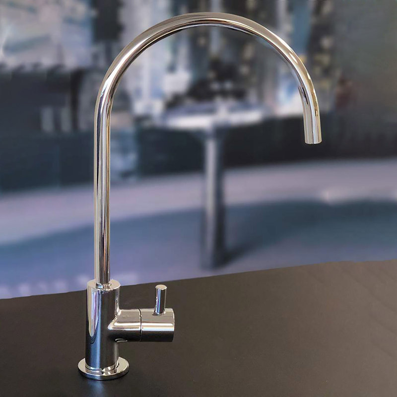 Single Handle Kitchen Faucet, Polished Chrome