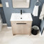  Meuble-lavabo autoportant de 30 po avec lavabo en céramique blanche et 2 portes d'armoire à fermeture en douceur-94416388