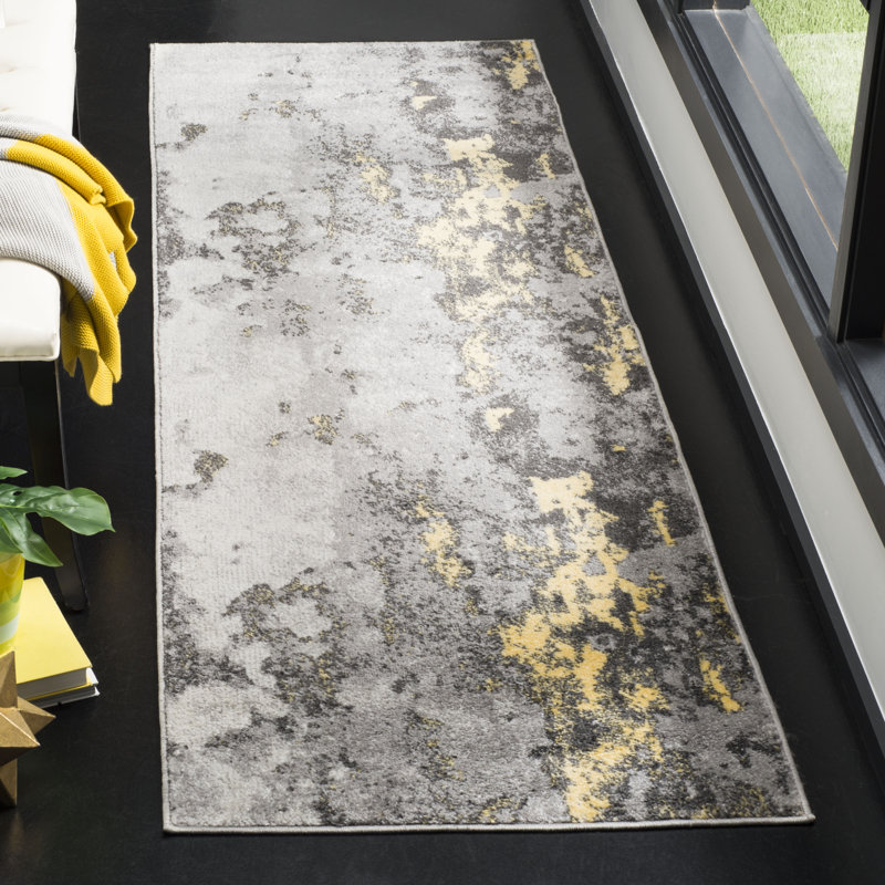Tapis gris / jaune en polypropylène tissé à la machine à motif abstrait Riebe, Tapis de couloir 2 pi 6 po x 12 pi