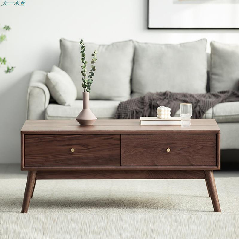 Table basse simple en bois massif