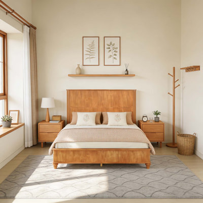 Grand lit plateforme en bois massif