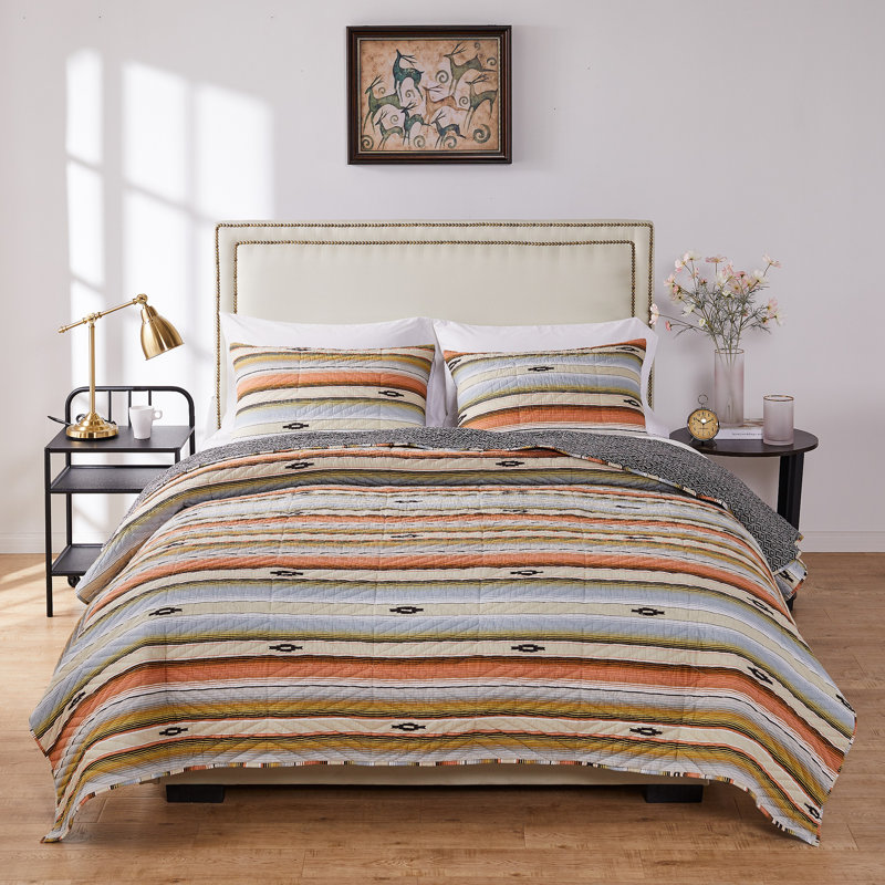 Painted Desert Southwest Reversible Quilt Set, Queen Quilt + 2 Standard Shams, Charcoal/Millennial Pink/Green