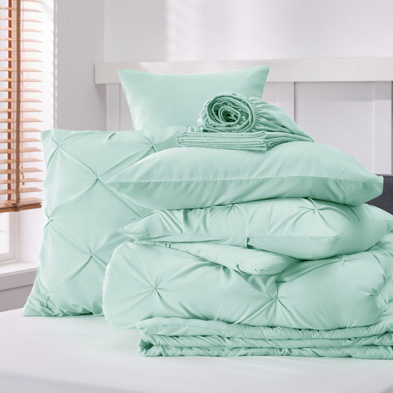 Bedsure Queen Pintuck Bed-in-a-Bag- Mint Green Pinch Pleat Comforter with Sheets, Pillowcases & Shams, Mint Green