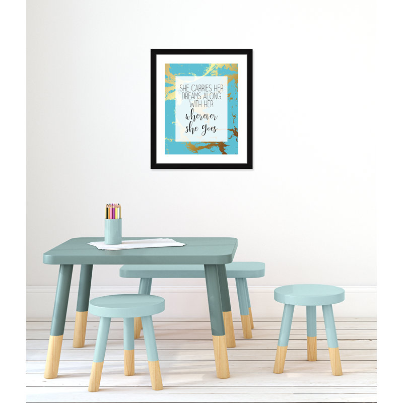 «Whereever she goes», art encadré, H 26,5 po x l 22,5 po x P 0,63 po, Cadre noir