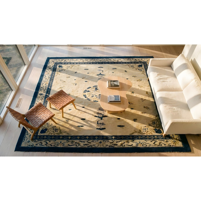 Tapis antique antique chinois à motif floral et médaillon ivoire des années 1900