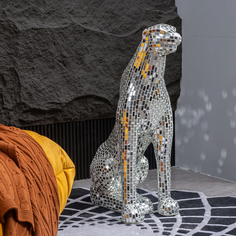 Naryja Furniture Statue
