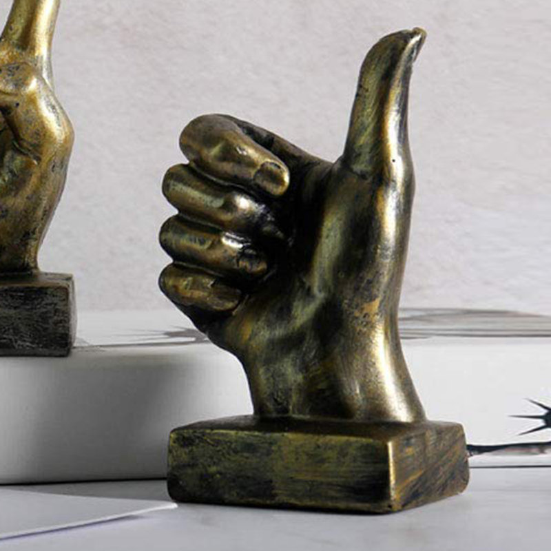 Figurines & Sculptures