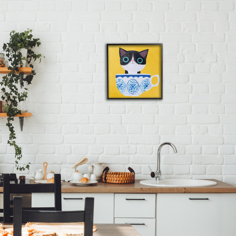 Chaton de thé sur giclée jaune encadrée, conception par planète chat par Angie Rozelaar, H 12 po x l 12 po