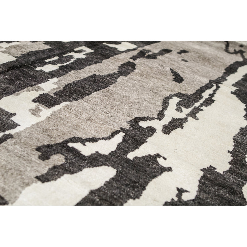 Abstract Area Rug in Charcoal/Beige/White