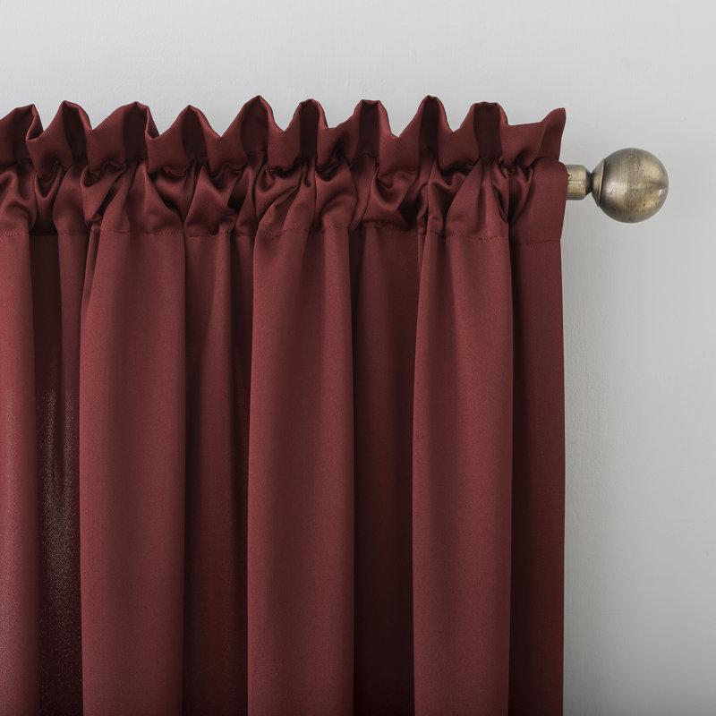 Panneau de rideau obscurcissant et isolant en polyester - Basics by Wayfair ™, l 54" x L 84", Rouge