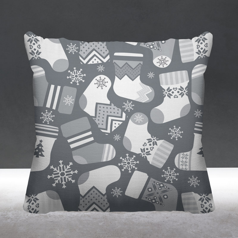 Coussin décoratif intérieur / extérieur Christmas Stockings, L 19 po x H 19 po, Gris