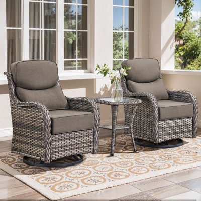 Ensemble de fauteuils oscillants pivotants 3 pièces avec table d'appoint Abbey, coussins ultra-moelleux de 6 pouces et tissu en oléfine résistant à l'eau