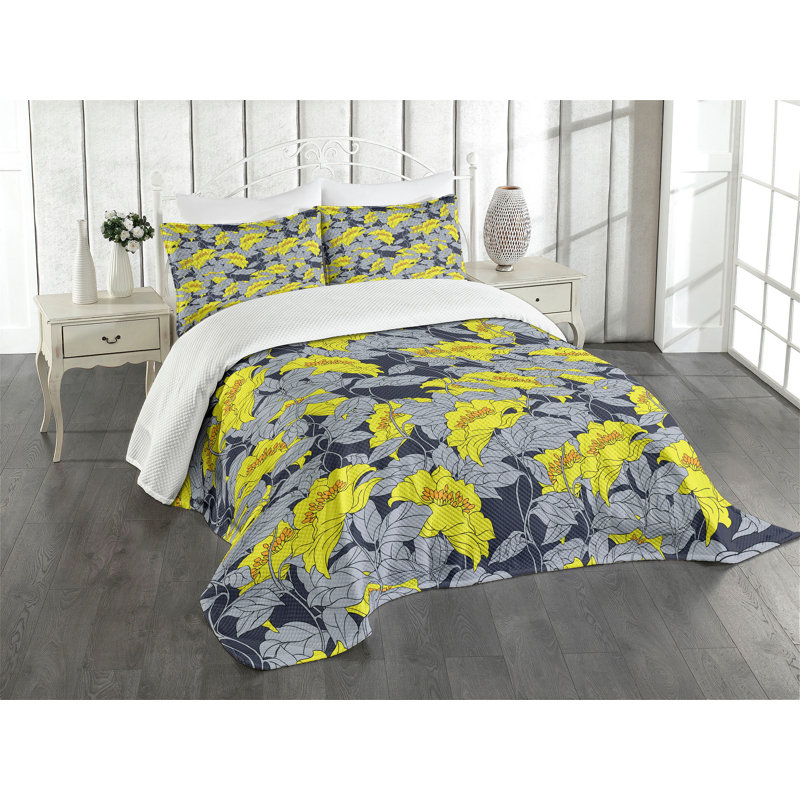 Gray Quilted Queen Bedspread Set with Pillow Shams