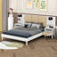 Structure de lit grand en bois massif avec 2 tables de chevet-198891157