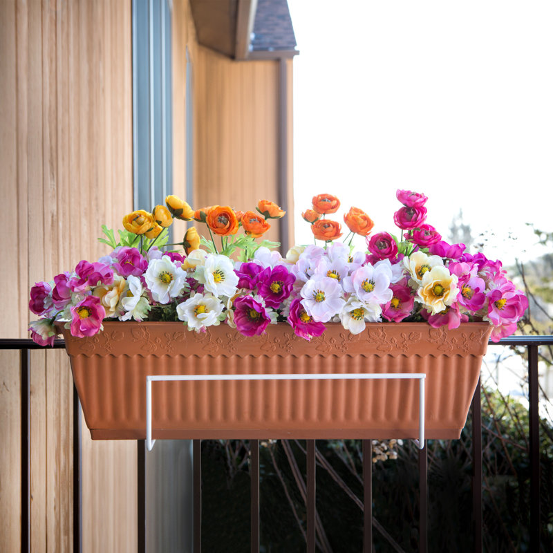 Gatlin Weather Resistant Bracket Plant Stand, White