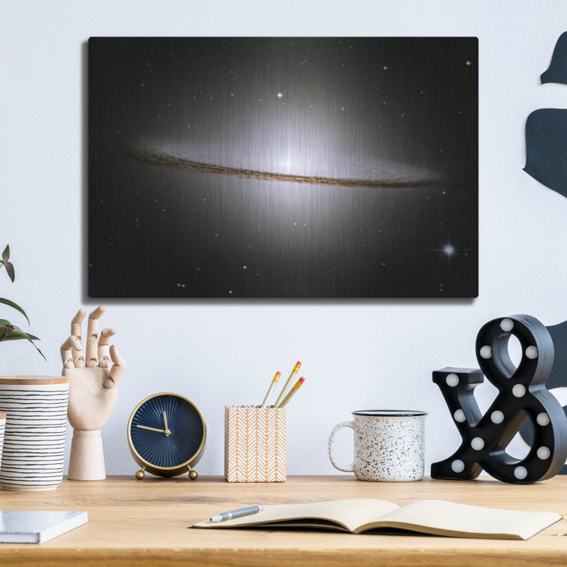  Art mural en métal «Sombrero Galaxy» par la NASA Hubble Space Telescope, H 12 po x l 16 po