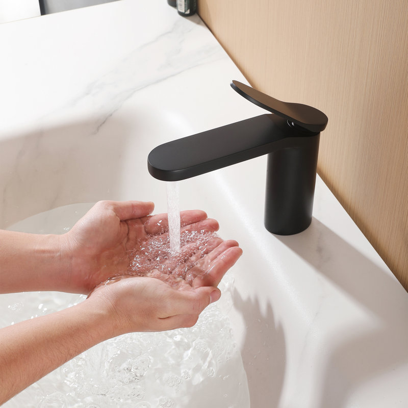 Robinet de lavabo pour salle de bain à poignée simple 5,7 po, Noir mat, Système de drainage non compris