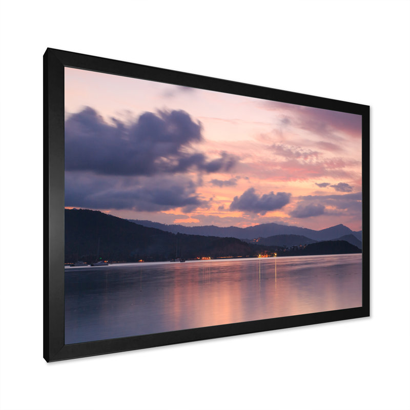 «Dramatic Clouds And Purple Sunset», reproduction sur toile, Cadre d'angle fermé noir, H 8 po x l 12 po x P 1 po