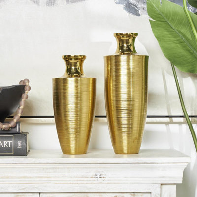 Guiseppe Metal Table Vase
