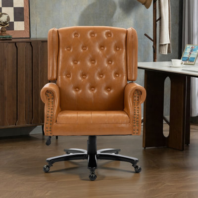 Fauteuil de bureau rétro en cuir de polyuréthane, fauteuil de bureau à oreilles avec dossier capitonné et garniture cloutée, fauteuil de bureau pivotant à accoudoirs roulés à large siège, 330 lb à usage intensif pour bureau personnel, brun