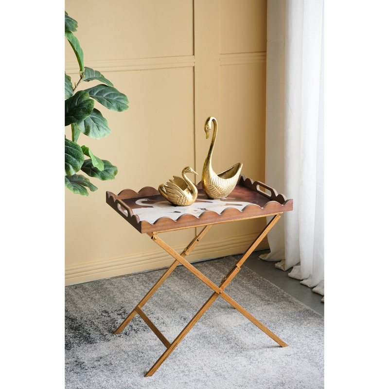 Table d'appoint marron avec piètement blanc et fer, 61 cm de hauteur, idéale pour les plantes en pot dans le salon. Longueur : 60 cm.