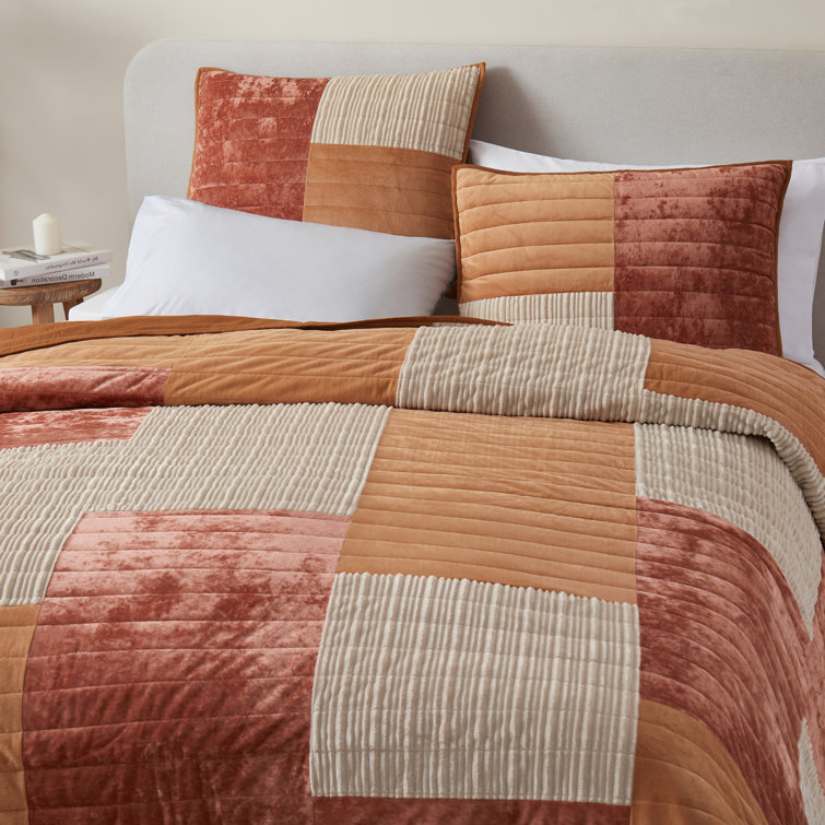 Azell Velvet Reversible 4 Piece Flannel Quilt Set Wade Logan Color: Gold Caramel/Beige/Rust Red, Size: King Quilt + 4 Additional Pieces