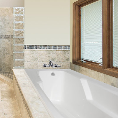 Entre 66'' x 32'' Whirlpool Bathtub