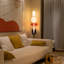 Noir / rouge + fer blanc + lampes sur pied en verre