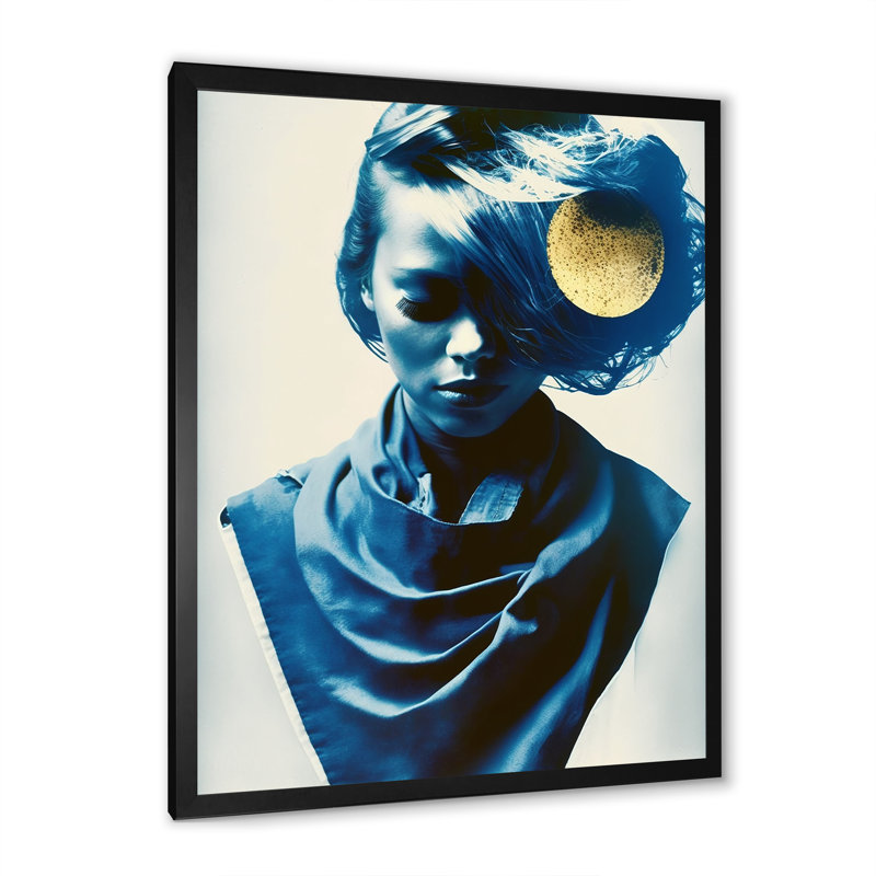 «Emiri Avant Garde», modèle en or et rétro bleu sur toile, H 20 po x l 12 po x P 1 po, Cadre photo noir