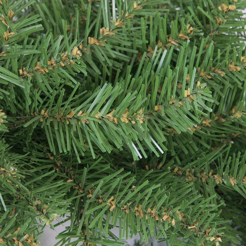 Couronne de Noël artificielle en pin 48 po Northern - non éclairée