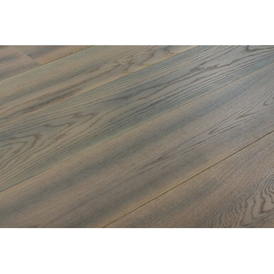 Plancher de bois franc d'ingénierie en chêne