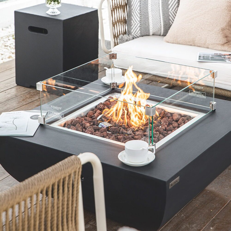 Table d'extérieur d'extérieur en béton de 34 po Jaymie 50 000 BTU - comprend des pierres de lave et une housse en PVC, Noir