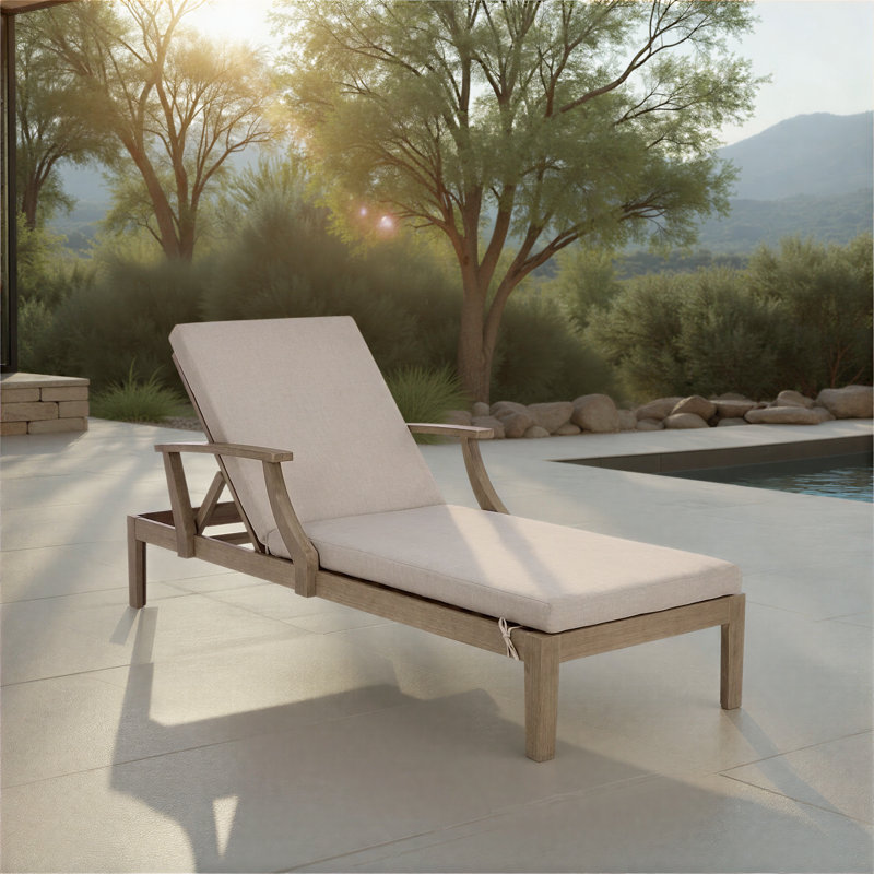 Chaise longue d'extérieur Clairmont, Coussin beige / structure en bois naturel