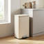 Poubelle à pédale en acier inoxydable 8 gallons avec couvercle à fermeture en douceur-123399303-139467049
