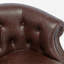 Chaise en similicuir brun, design pour l'élégance, sièges confortables, siège à boutons en bois, revêtement, style classique, fauteuil, structure solide