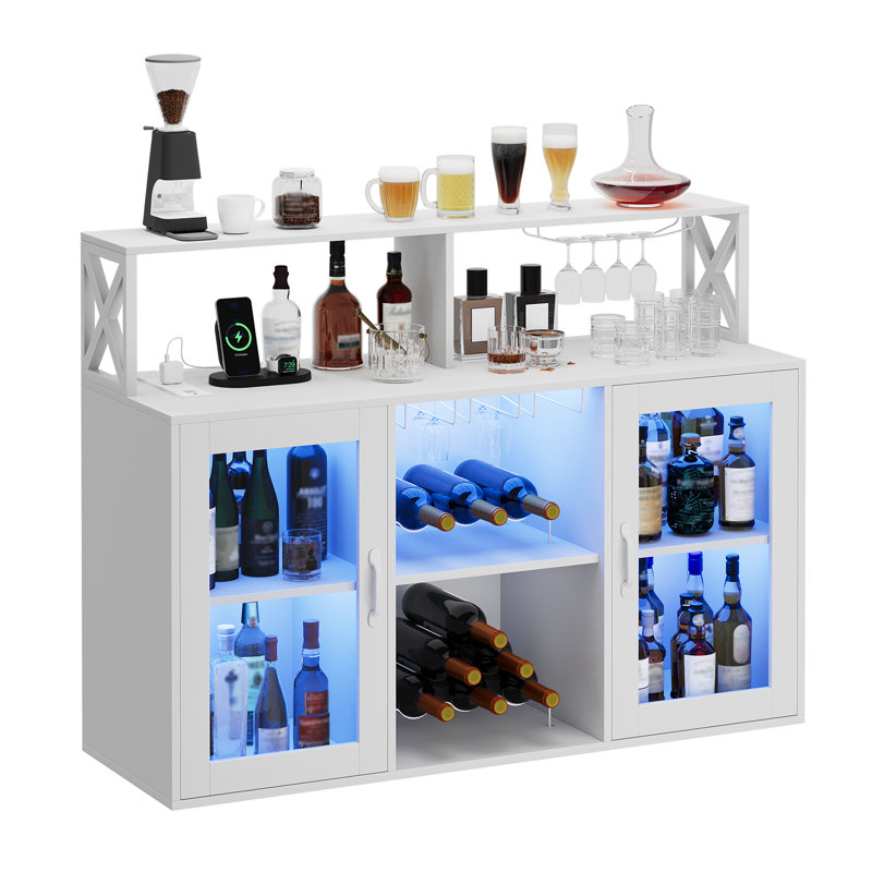 Armoire de bar à vin avec éclairage à DEL et armoire à café avec support à vin et prises de courant Buffet de cuisine Buffet pour salon / salle à manger blanc