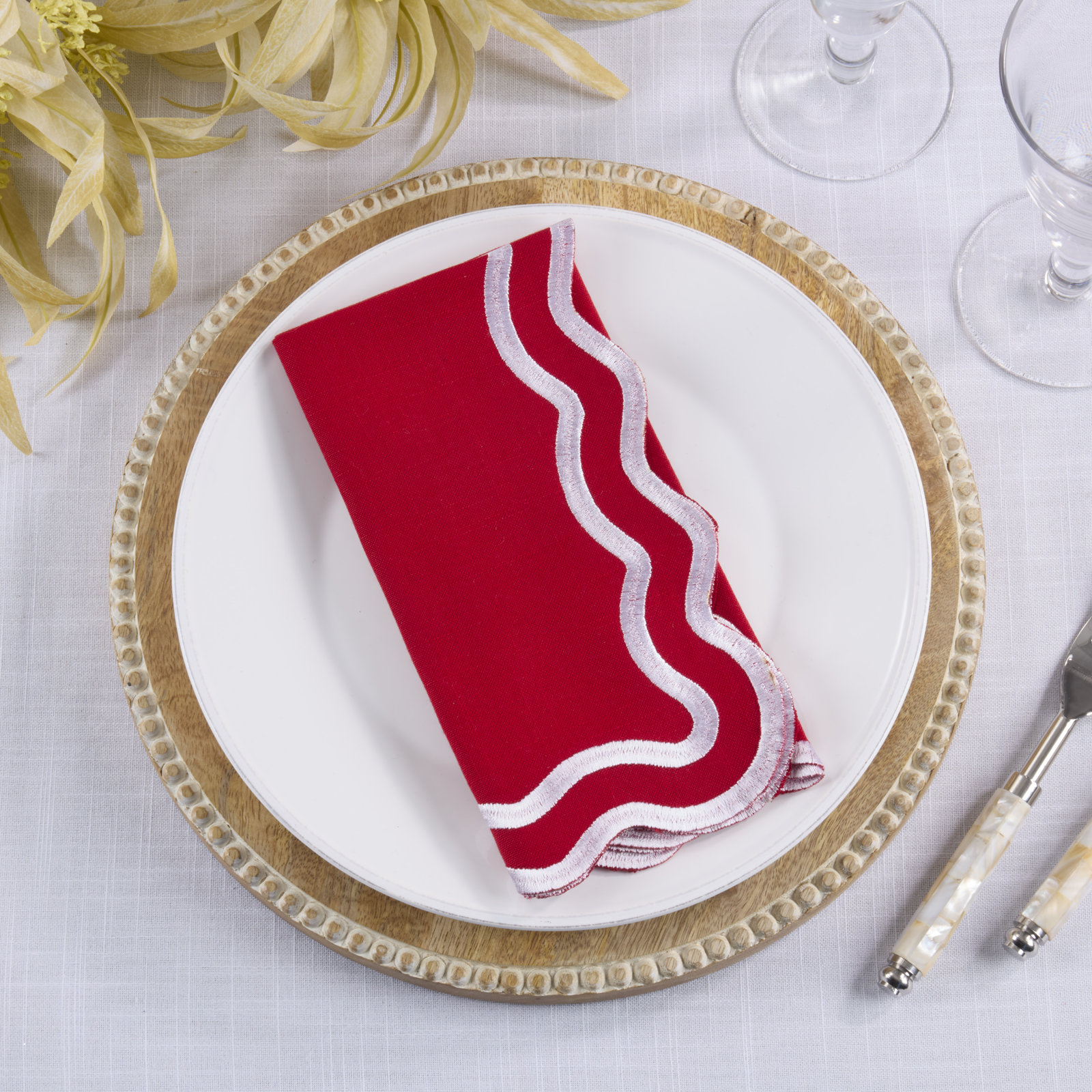 Scalloped Cotton Napkin, Red