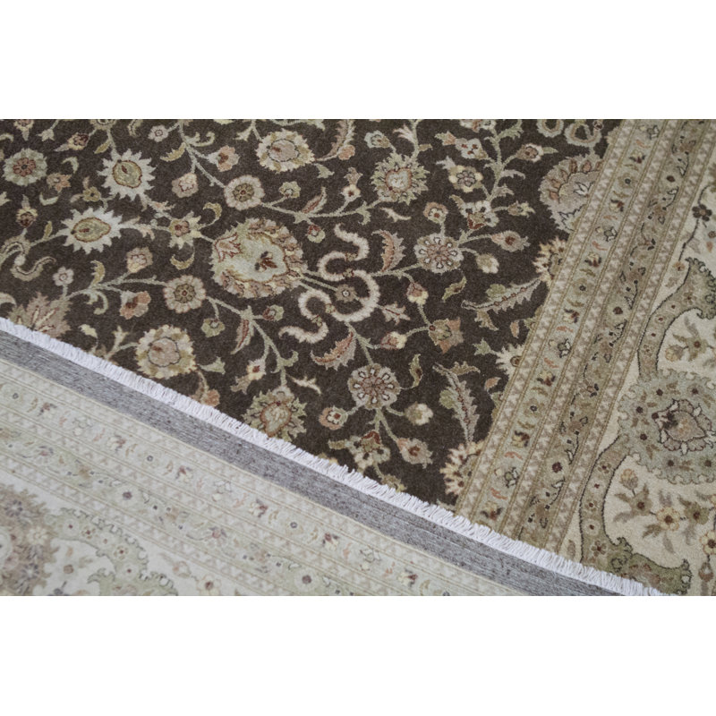 Tapis taupe et beige noué à la main de haute qualité