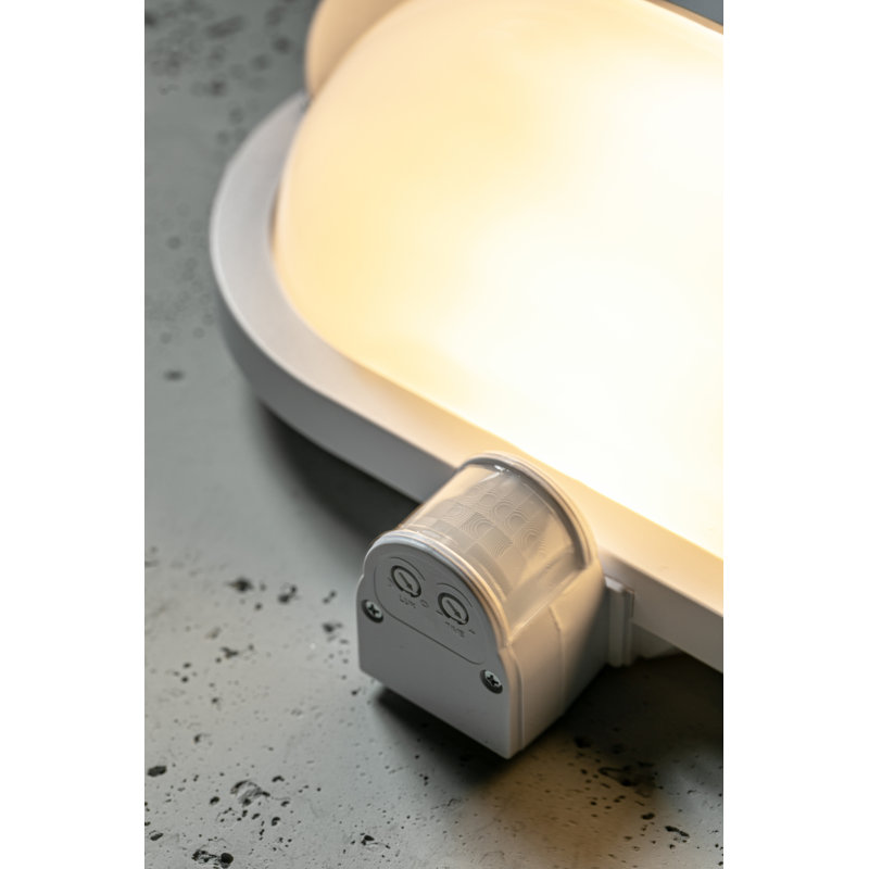 Sengul White Outdoor Bulkhead Light