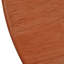 Une table basse en bois rouge foncé naturelle et élégante avec des décorations en rotin artificiel (table incluse seulement)