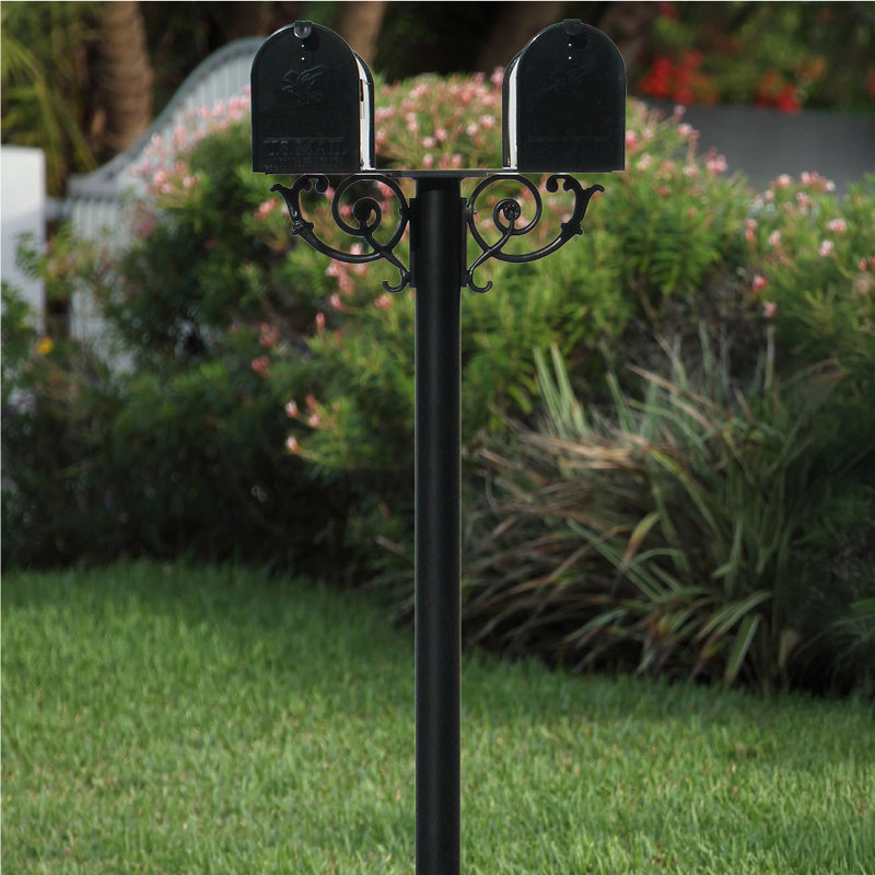 Hanford Aluminum Post Mounted Mailbox, Yes