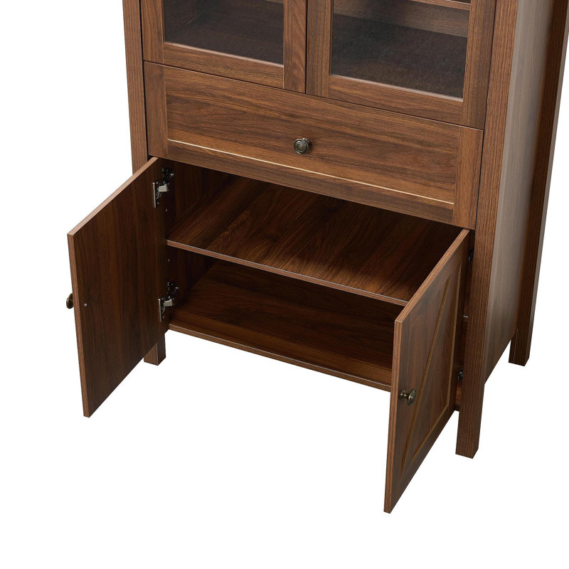 Armoire en forme de dôme, en noyer, faite de matériaux de haute qualité et de fabrication ancienne, avec un grand espace de rangement