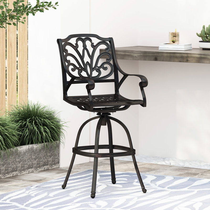 Chaise de bar pivotante en aluminium coulé cuivré avec accoudoirs ornés de volutes de l 21,6 po x P 25,5 po et de H 48,81 po